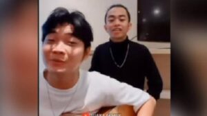 Tri Suaka dan Zinidin Zidan Menirukan Menyanyikan Lagu Andika Kangen Band/Tangkapan Layar